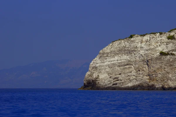 Βράχο στην ακτή στο νησί της Ζακύνθου — Φωτογραφία Αρχείου