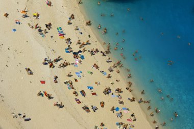 zakynthos adasındaki batık kumsalda