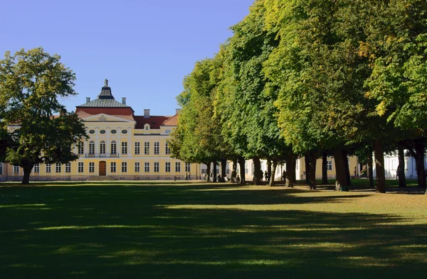 Rogalin 궁전 앞első rogalin palace — Stock Fotó