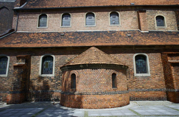 고딕 교회에서 후진 — 스톡 사진