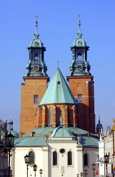 Archicathedral basiliek in gniezno — Stockfoto