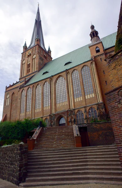 Schodiště se gotická katedrála kostel — Stock fotografie