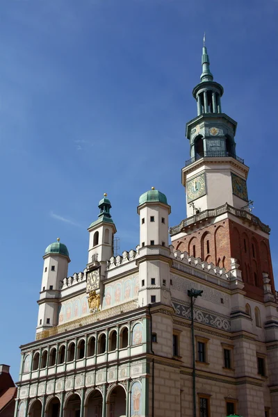 Fachada del Ayuntamiento de Poznan — Foto de Stock