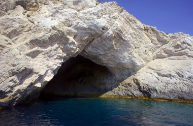 uçurum mağara, zakynthos Adası ile