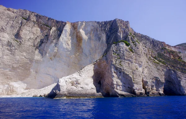 Cliff com praia — Fotografia de Stock