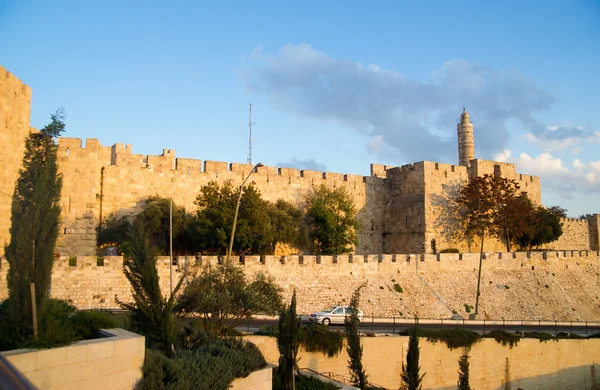 Moskén av omar minaret i jerusalem — Stockfoto