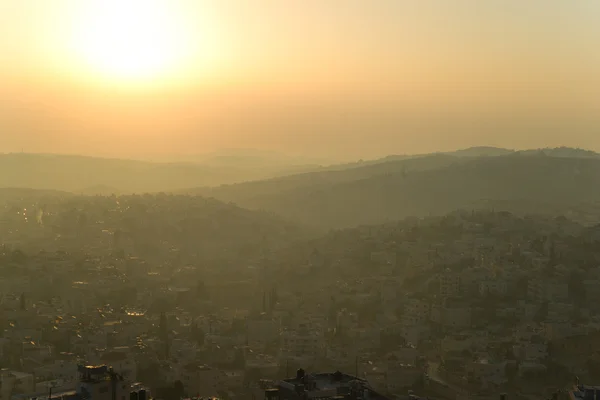 Ανατολή του ηλίου ομίχλη στη Βηθλεέμ, Παλαιστίνη, Ισραήλ — Φωτογραφία Αρχείου