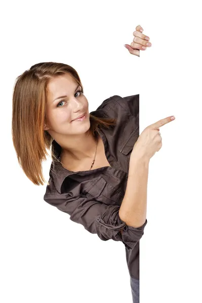 Geschäftsfrau steht neben einer Plakatwand — Stockfoto