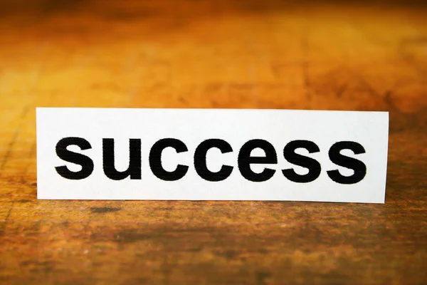 Pezzo di carta con la parola "Successo " — Foto Stock