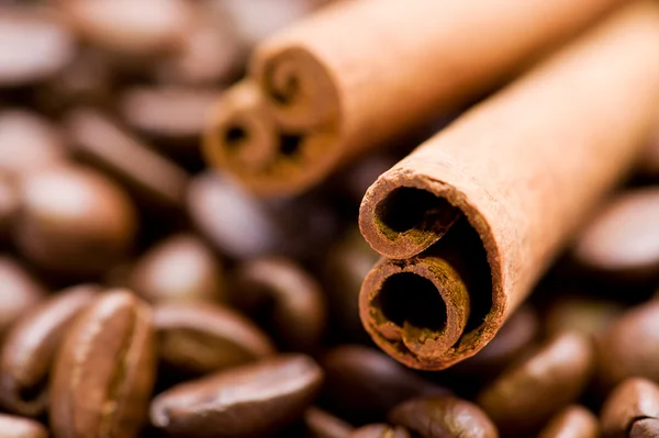 Káva a skořicí — Stock fotografie