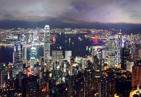Город ночью, Гонконг — стоковое фото