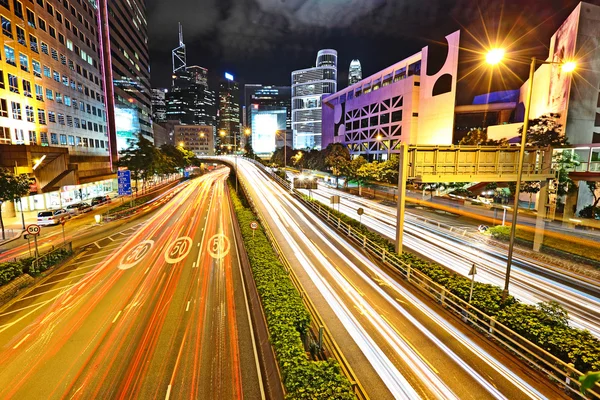 Moderne Stadt bei Nacht in Hongkong — Stockfoto