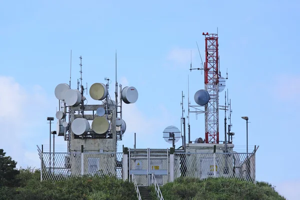 Estação de antena transmissora de rádio — Fotografia de Stock