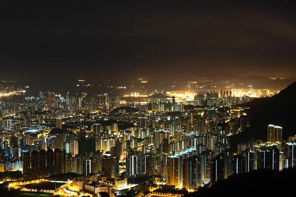 Hong kong kalabalık binalar gece — Stok fotoğraf
