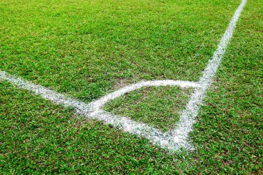 futbol sahası köşesine