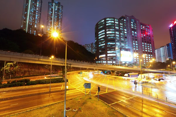 Nachtverkehr in der Stadt — Stockfoto