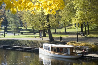 Riga. Kanal yürüyen bir gemide