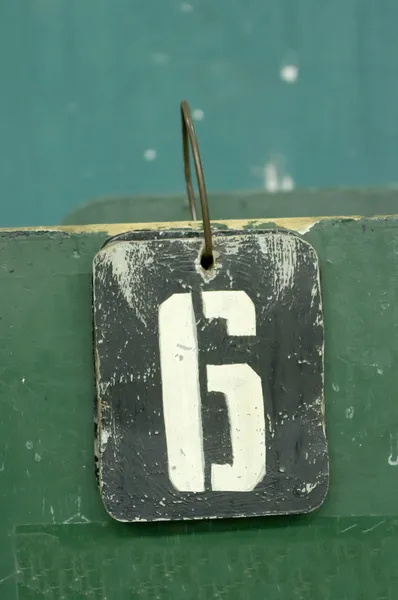 Zahlenschild, sechs — Stockfoto