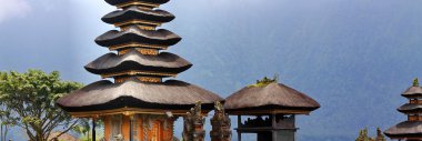 Tempel Bedugul Bratan auf Bali clipart