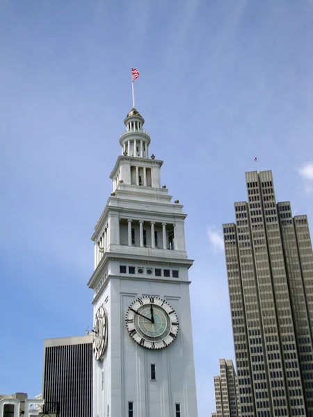 フェリー建物の時計塔 — ストック写真