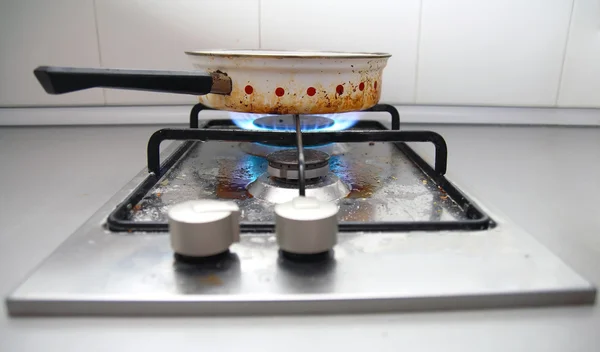 Сковородка на горелке — стоковое фото