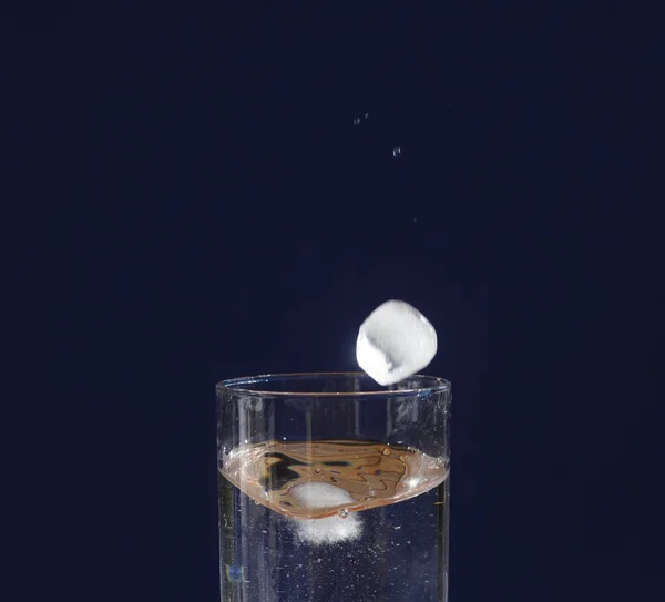 Pić z lodem — Zdjęcie stockowe