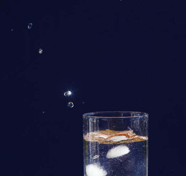 Пейте со льдом — стоковое фото