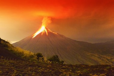 Tungurahua Volcano Huge Eruption clipart