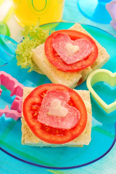 Café da manhã com sanduíches para criança — Fotografia de Stock