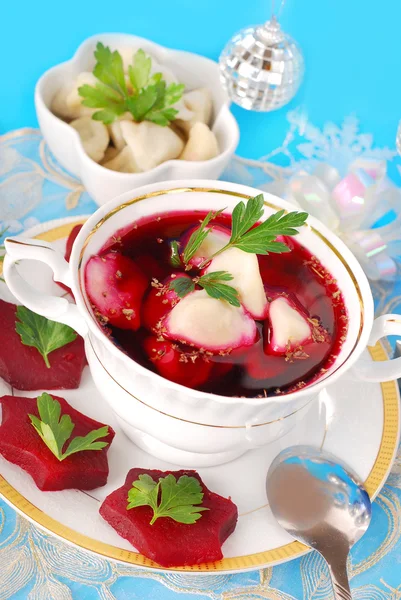 Red borscht with ravioli — Stock Photo, Image