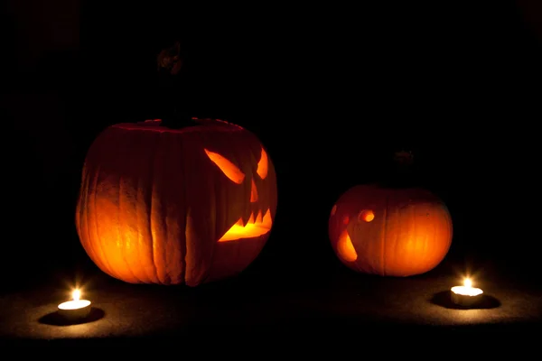Halloweenskumle Jack 'ostlantern gresskar fjes – stockfoto
