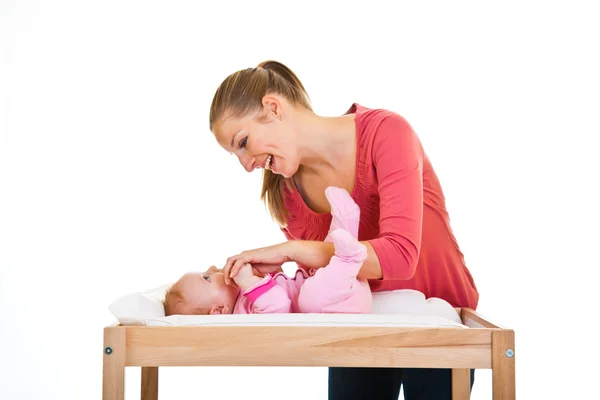 Mãe com bebê menina isolada no branco — Fotografia de Stock