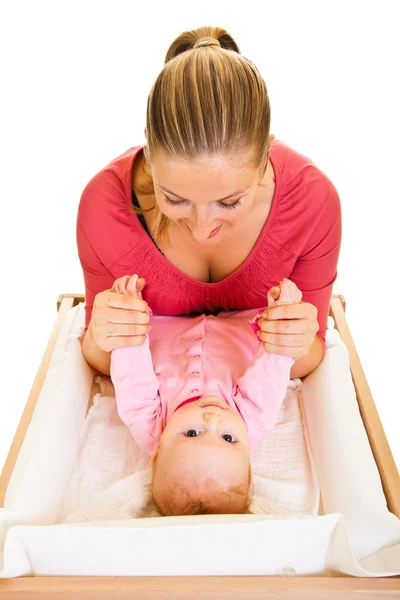 Mor med baby flicka isolerad på vit — Stockfoto