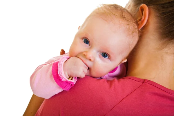 Mãe segurando bebê bebê menina isolado no branco — Fotografia de Stock