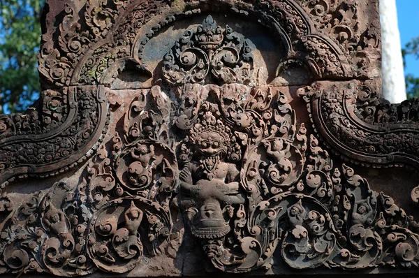 Rzeźba mandapa w banteay sreiz, Kambodża — Zdjęcie stockowe