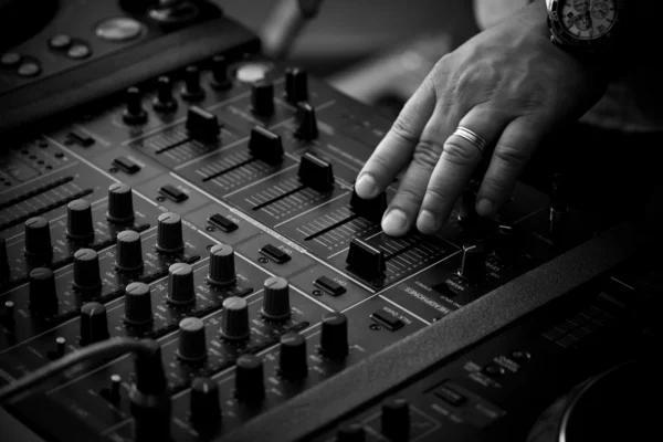 DJ hraje hudba — Stock fotografie