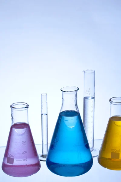 Objectos de vidro de laboratório — Fotografia de Stock