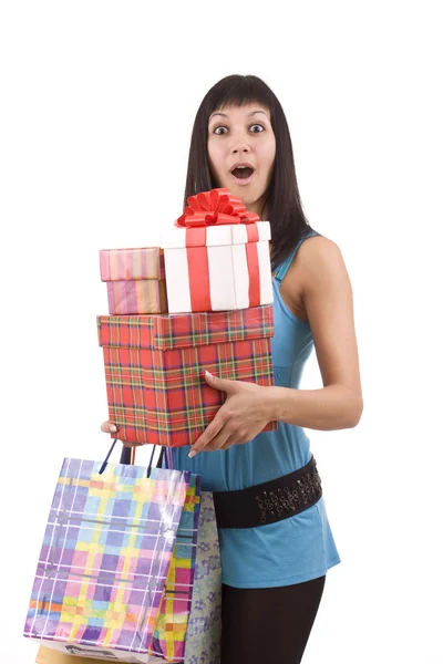 Chica en azul con caja de regalo de grupo — Foto de Stock