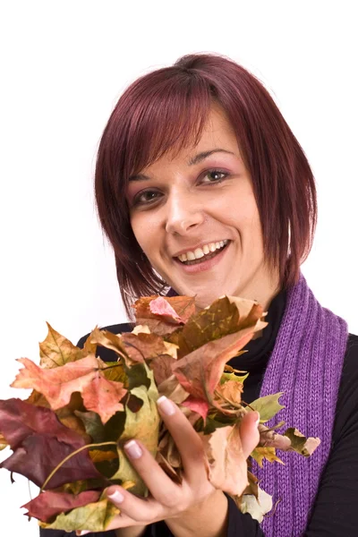 Девушка и листья — стоковое фото