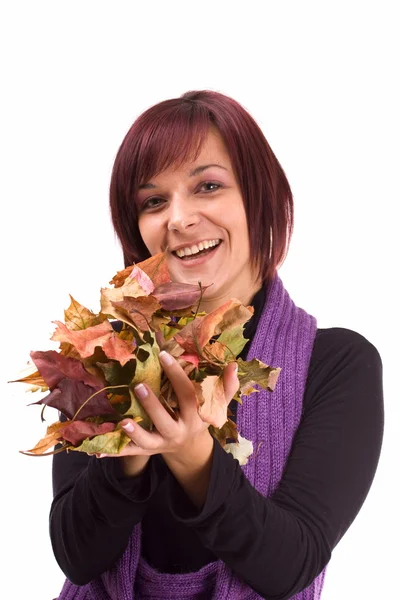 Девушка и листья — стоковое фото