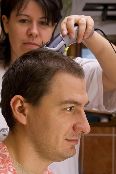 Taglio dei capelli — Foto Stock