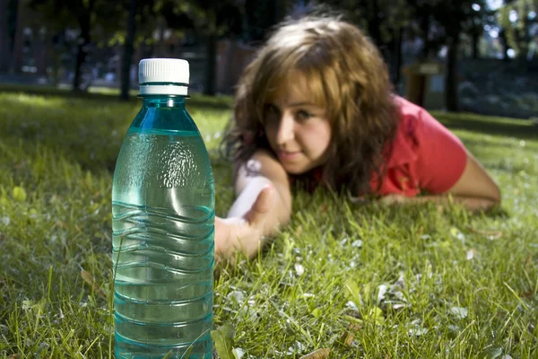 Dziewczyna i wody — Zdjęcie stockowe