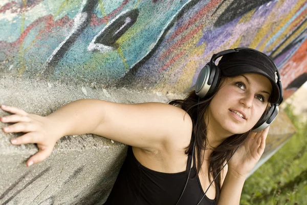 Nő fülhallgatóval — Stock Fotó