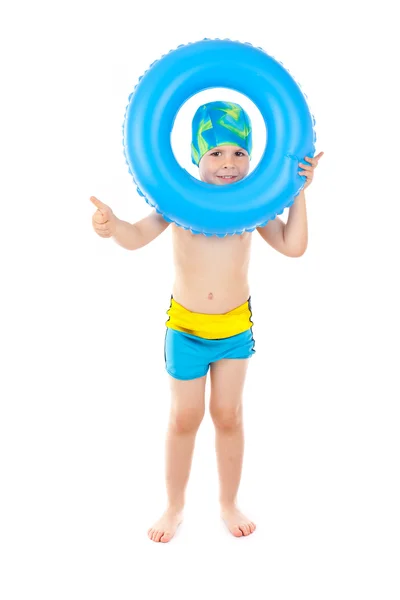 Menino brincando com anel de vida azul — Fotografia de Stock
