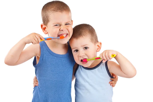 Ragazzi lavarsi i denti — Foto Stock