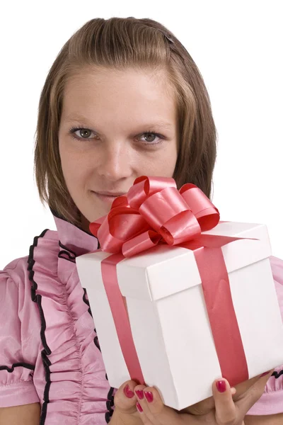 Donna con confezione regalo — Foto Stock