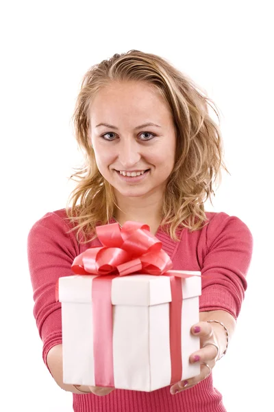 Chica sosteniendo un regalo — Foto de Stock