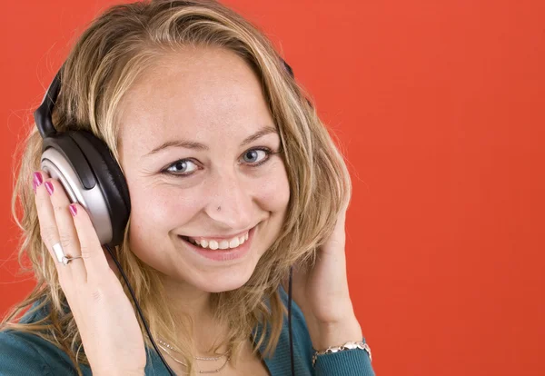 Dziewczyna ze słuchawkami — Zdjęcie stockowe