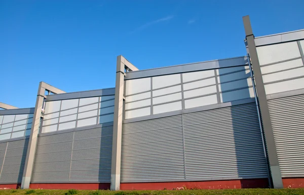 Moderne Fassade eines Industriegebäudes — Stockfoto