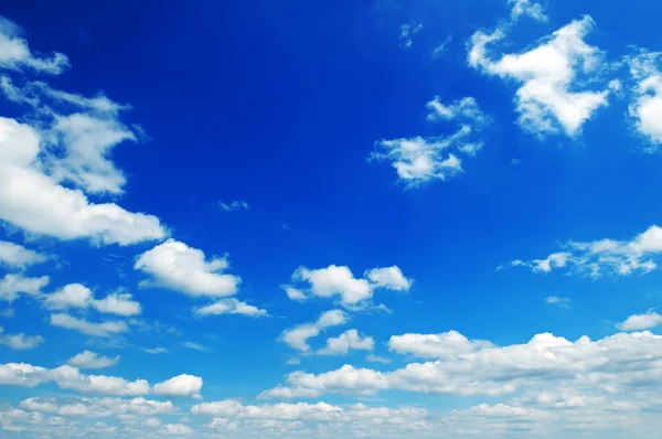 Bílá oblaka — Stock fotografie